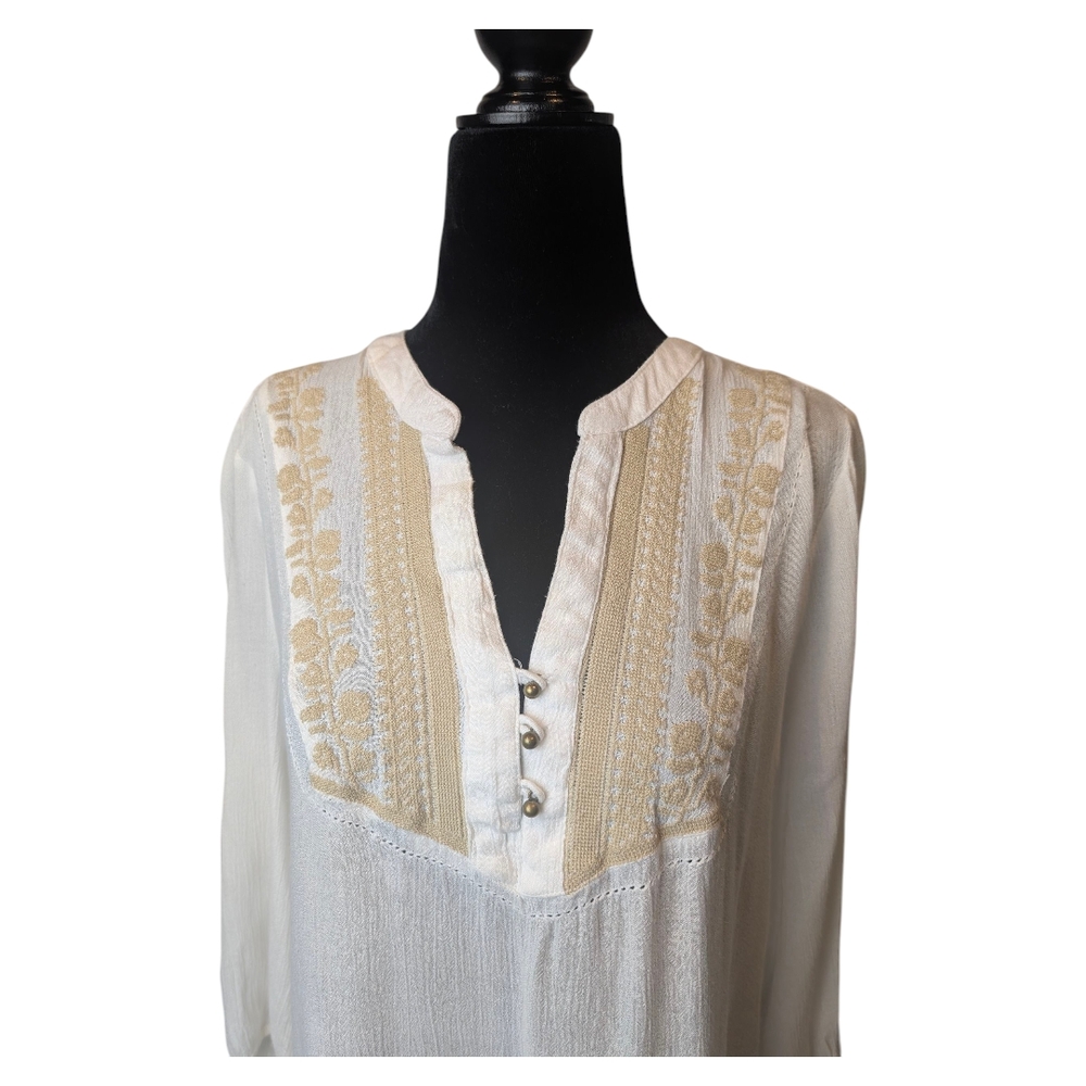 Arizona Jean Company Cream Blouse with Embroidery